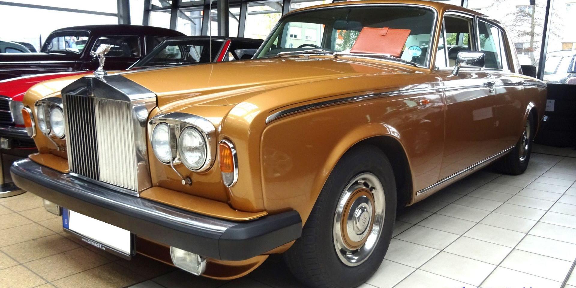 Rolls Royce Silver Shadow Oldtimer in Verkaufshalle