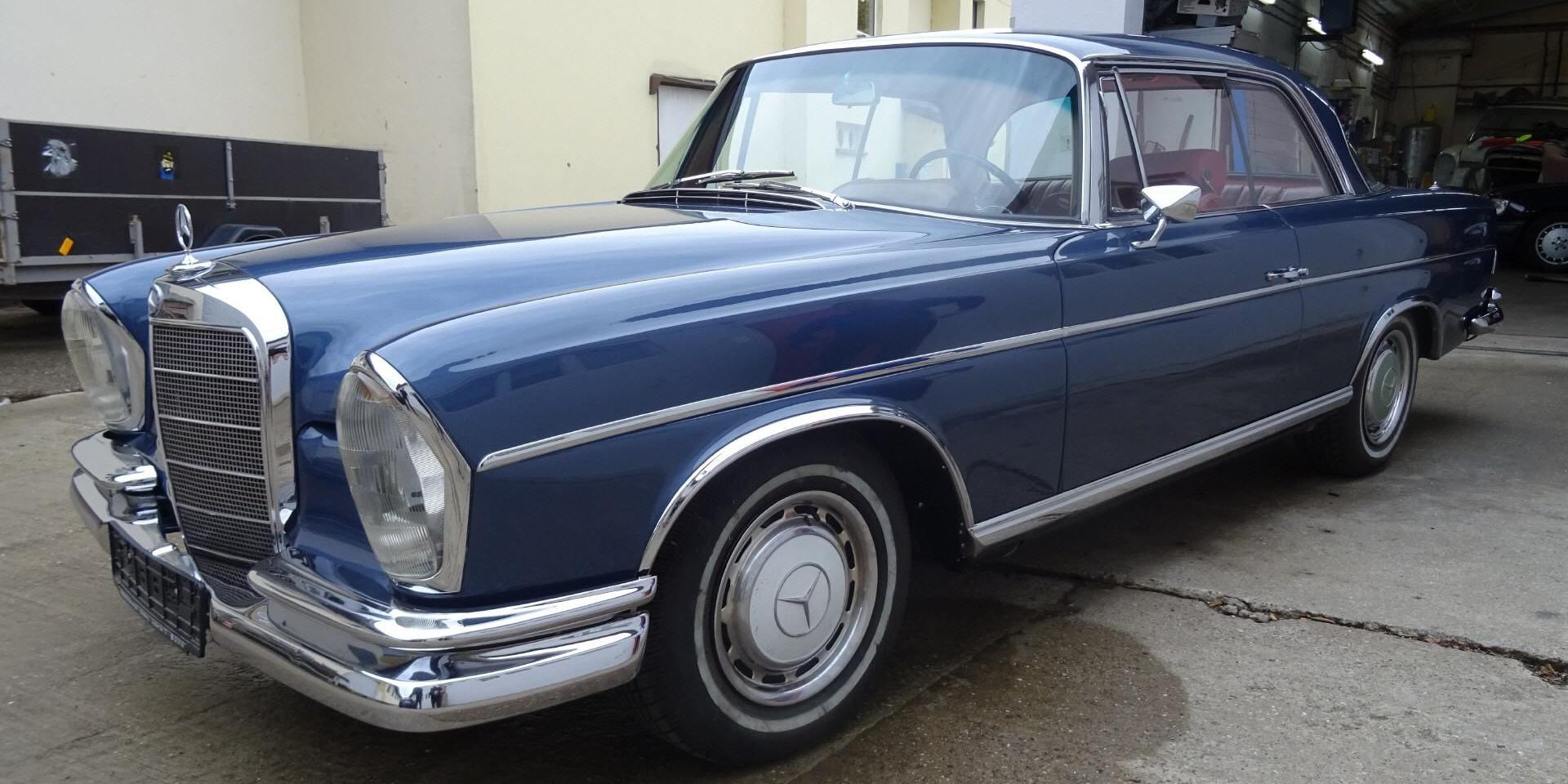 Mercedes-Benz W111 Coupè blau Oldtimer