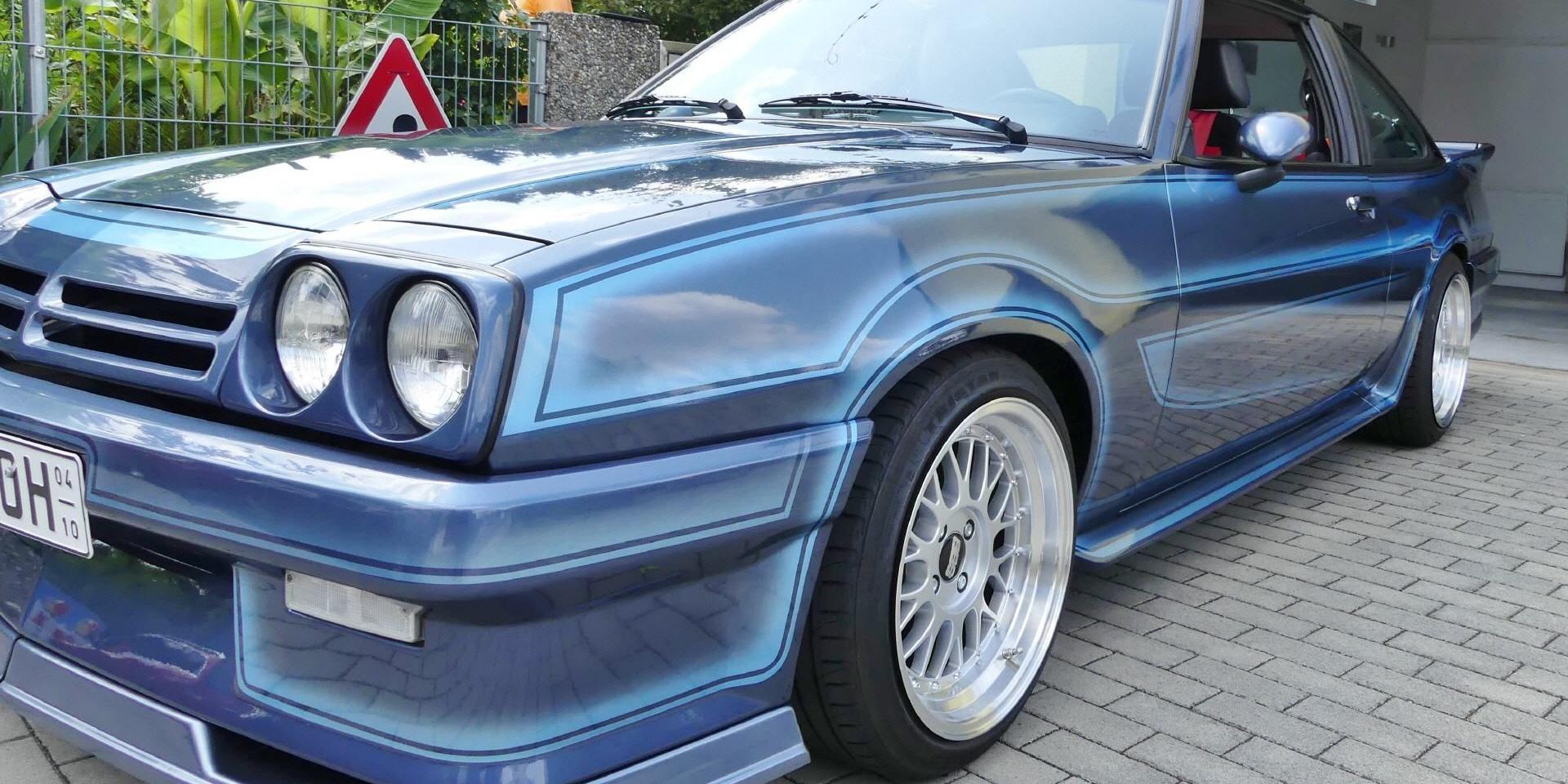 Opel Manta II blau Oldtimer designed